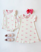 Load image into Gallery viewer, Ruehling Ruffle Bubble - Merrimack Quack Quacks w/ Palm Beach Pink - Pima
