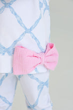Load image into Gallery viewer, Cassidy Comfy Crewneck Puff Sleeve - Blue Belle Meade Bow w/ Pier Party Pink Bow
