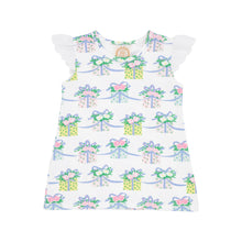 Load image into Gallery viewer, Polly Play Shirt - Every Day is a Gift - Sleeveless
